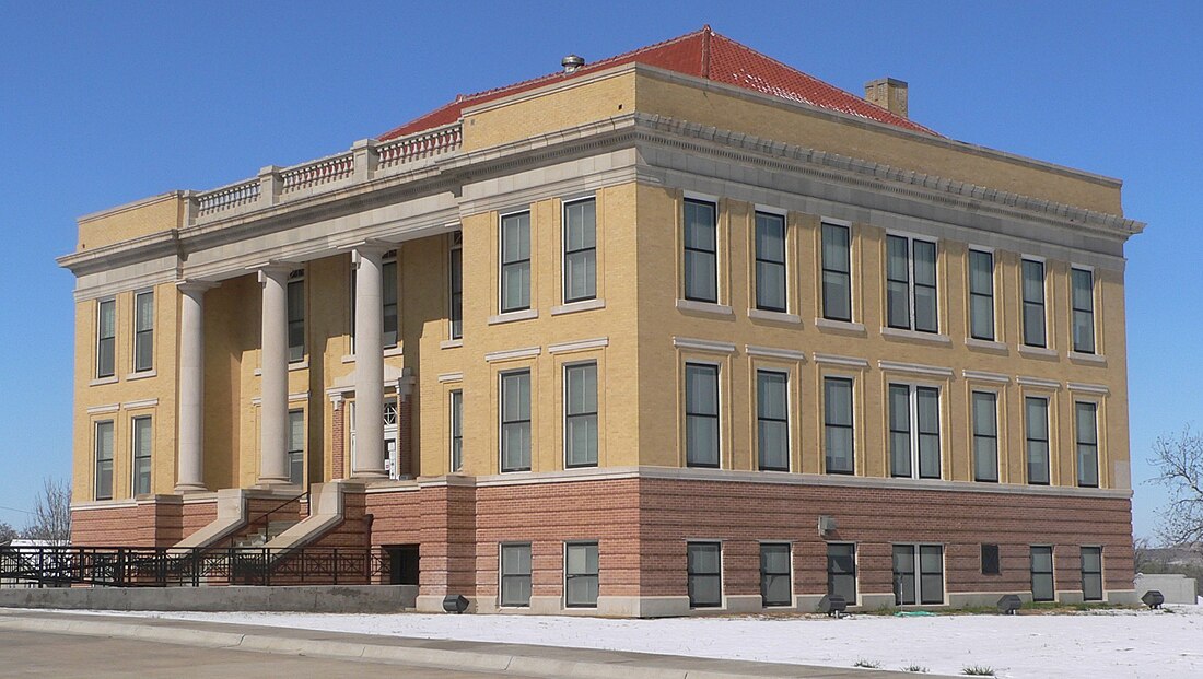 File:Roberts County, Texas, courthouse from E 1.JPG