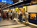 Eine S5 im unterirdischen S-Bahnhof des Zürcher Hauptbahnhofes