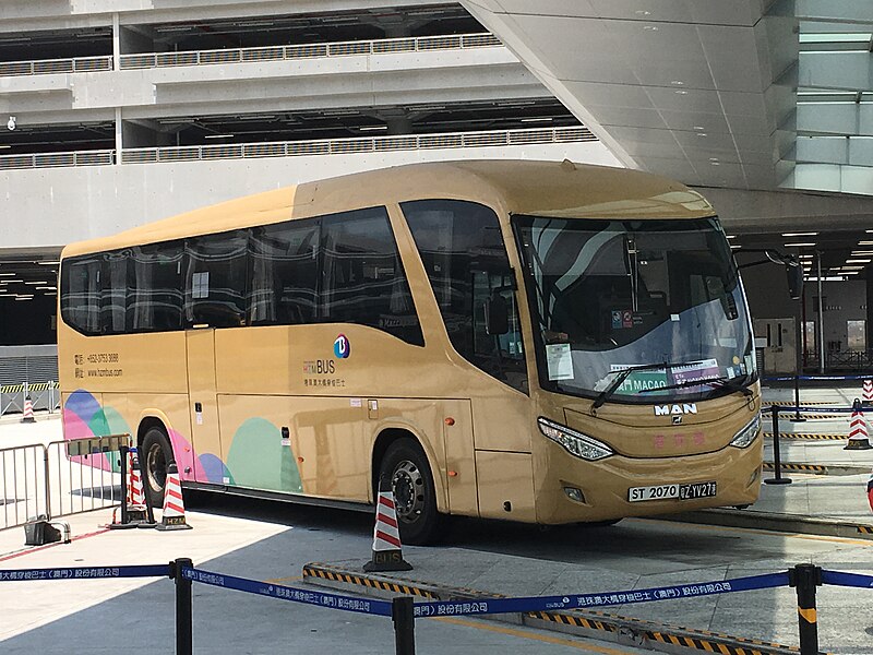 File:ST2070 Hong Kong-Zhuhai-Macau Bridge Shuttle Bus(Right Side) 17-05-2019.jpg