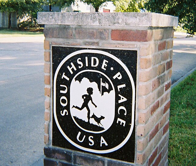 A marker indicating the city of Southside Place