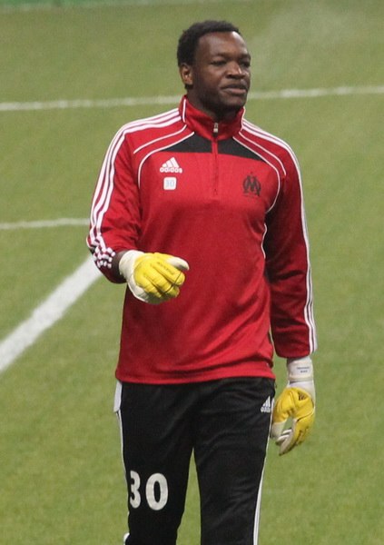 Mandanda with Marseille in 2010