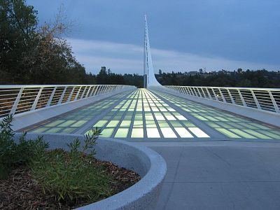 Sundial Bridge Turtle Bayssa, Kaliforniassa (2004).