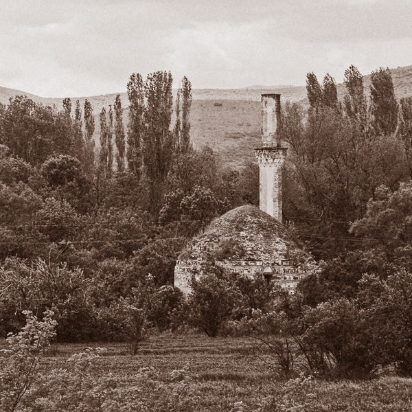 File:Tabanovce-Mosque-B&W.jpg