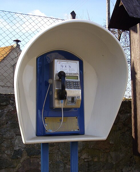 File:Telephone-booth-in-Sulistrowice.jpg