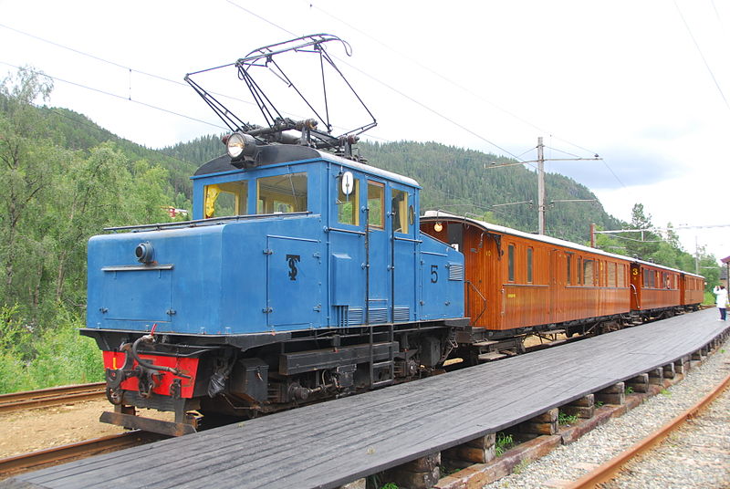 File:Thamshavnbanen loco 5 at Løkken.jpg