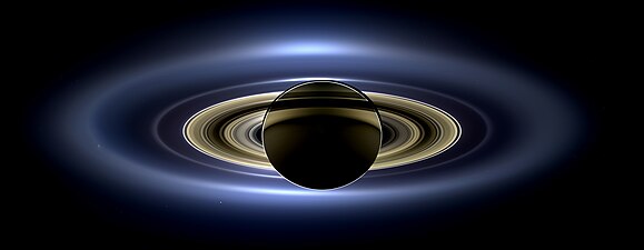 27/10: Saturn vist a contrallum del Sol per la sonda Cassini-Huygens.