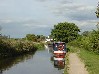 <span class="mw-page-title-main">Trent and Mersey Canal</span> Canal in England