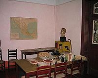 Study where the attack on Leon Trotsky took place.