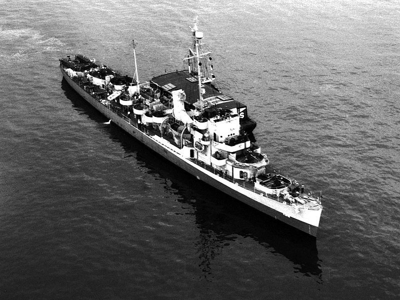 File:USS Chase (DE-158), circa in 1944.jpg