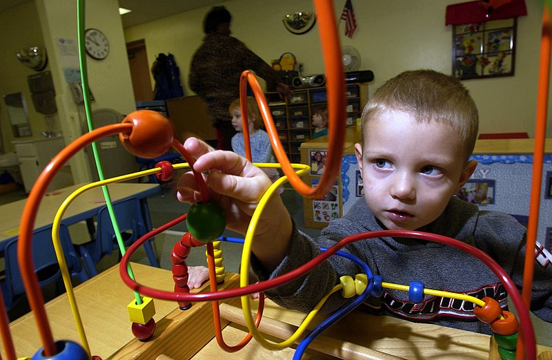 File:US Navy 050114-N-3659B-050 he Morale Welfare and Recreation Child Development Center on board Naval Support Activity Mid-South in Millington, Tenn., provides daycare services.jpg