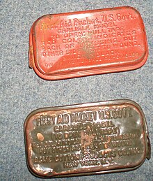 US-military first aid packet in sheet-metal packet, Era of 2nd World War. US bandage.JPG