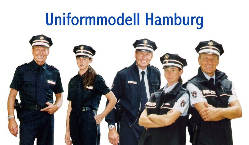 File:Uniformmodell-Hamburg.jpg