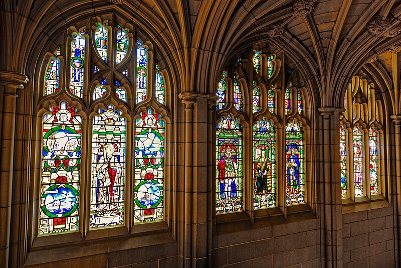 File:University of Sydney - MacLaurin Hall Stained Glass.jpg