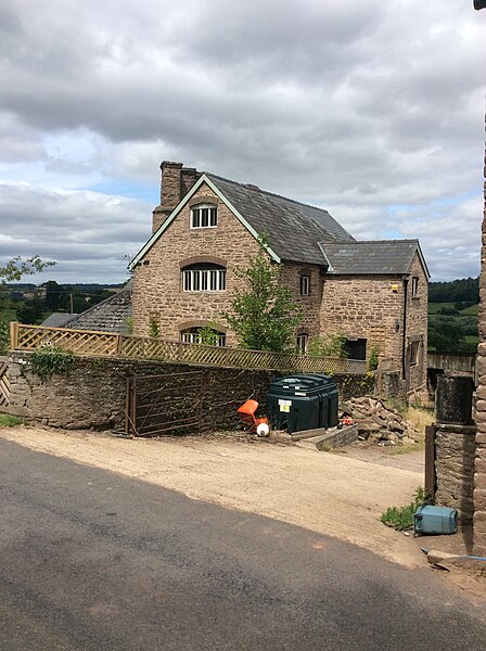 File:Upper Duffryn House, Grosmont, Monmouthshire.jpg