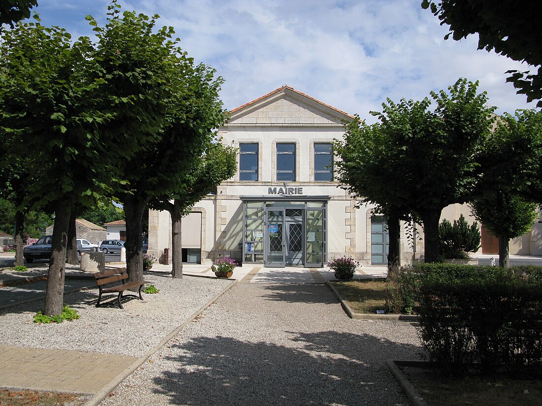 File:Usseau - Mairie.jpg