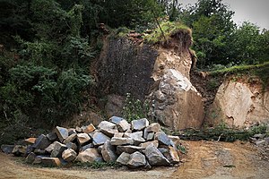 Pietra serena boulders quarried in cava Nardini, Vellano, Tuscany, Italy Vellano, cava nardini, massi di pietra serena cavati 01.jpg