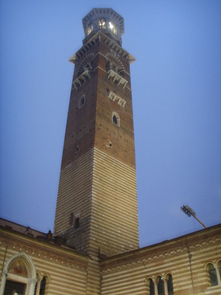 File:Verona, campanile.JPG