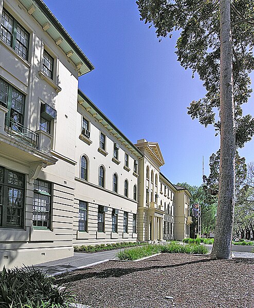 File:Vic College of The Arts.jpg