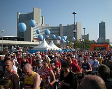 Vienna City Marathon 20080427 046 About one minute after start.jpg