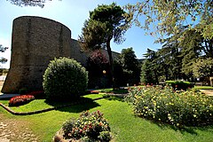 La villa comunale, il giardino del castello