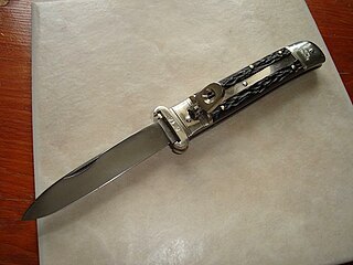 Switchblade type of knife