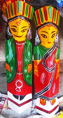 https://upload.wikimedia.org/wikipedia/commons/thumb/4/4d/Wooden_Dolls.jpg/220px-Wooden_Dolls.jpg