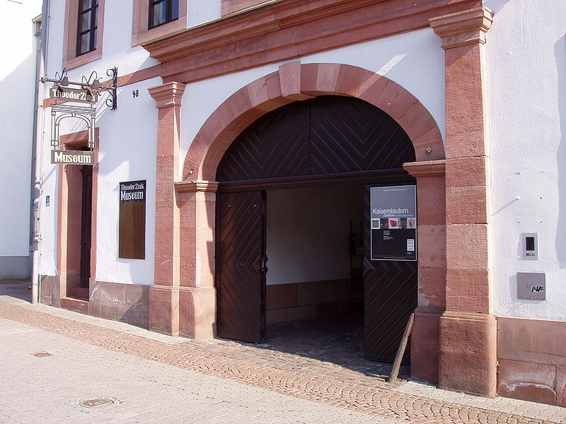 File:Zink museum kl-entrance.jpg