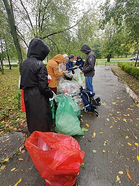 Activists of the "Razdelny sbor" project (Separate Collection) collect fractions that cannot be handed over everywhere