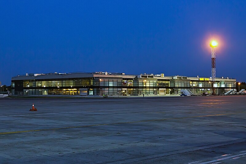 File:Аэродромы и терминалы-терминал, Киев - Борисполь RP94559.jpg