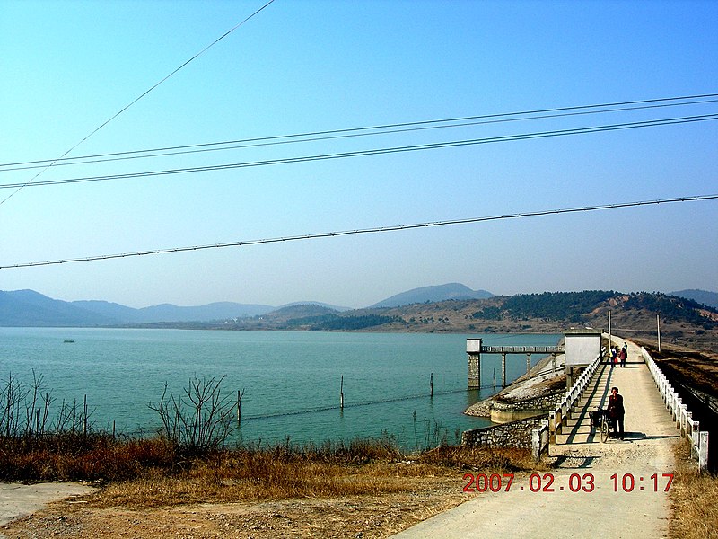 File:含山县谢集乡昭关水库大坝及大桥 - panoramio.jpg