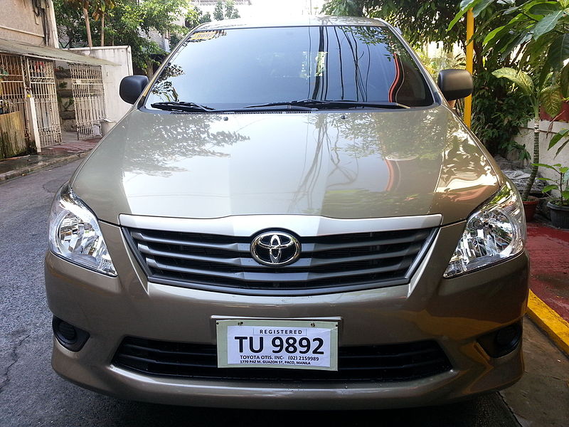File:2013 Toyota Innova (KUN40) 2.5E wagon (8965759916).jpg