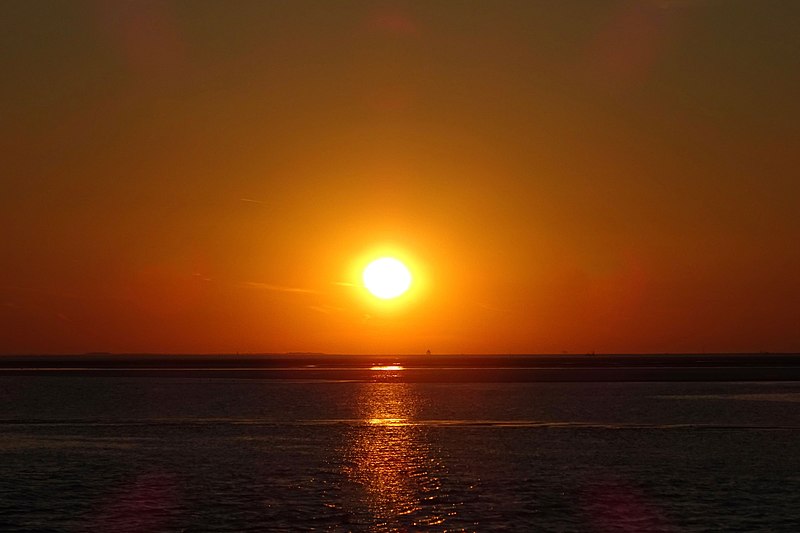 File:20210908 zonsondergang5 Waddenzee.jpg