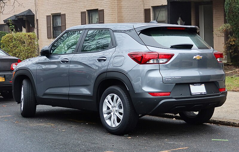 File:2021 Chevrolet Trailblazer LS AWD, rear 12.12.20.jpg