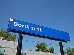 Dordrecht, Bahnhofsschild