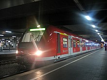 422 006 bei einer Testfahrt in Düsseldorf Hbf auf der Linie S 7