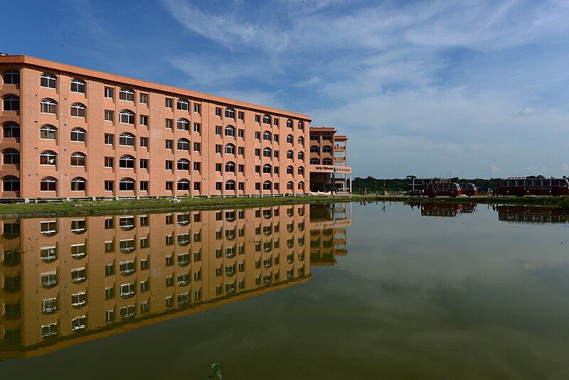 File:Academic Buildings of the University of Barishal.jpg