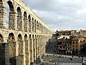 Acueducto de Segovia. Imagen del día: 17 de noviembre de 2008 en Wikipedia en español. Imagen destacada en Wikipedia en inglés