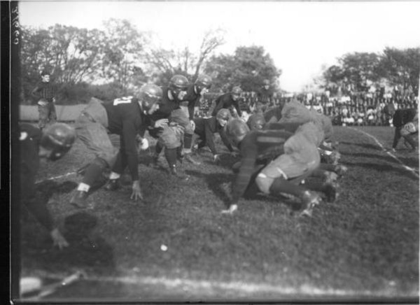 Akron's 1922 football team against Miami (OH)