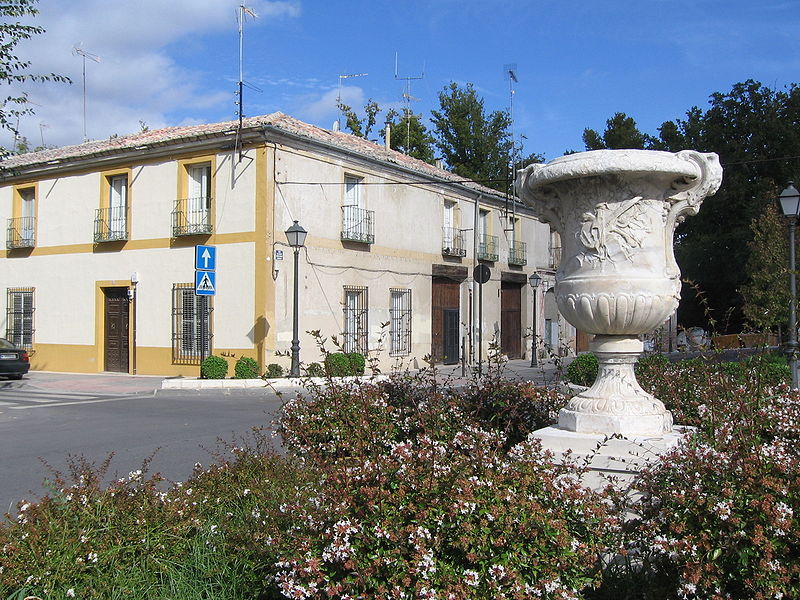 File:Aranjuez PalacioOsuna1.jpg