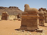 Naqa şəhərindəki Amon-Ra ibadətgahının qarşısındakı qoç kolonnadası