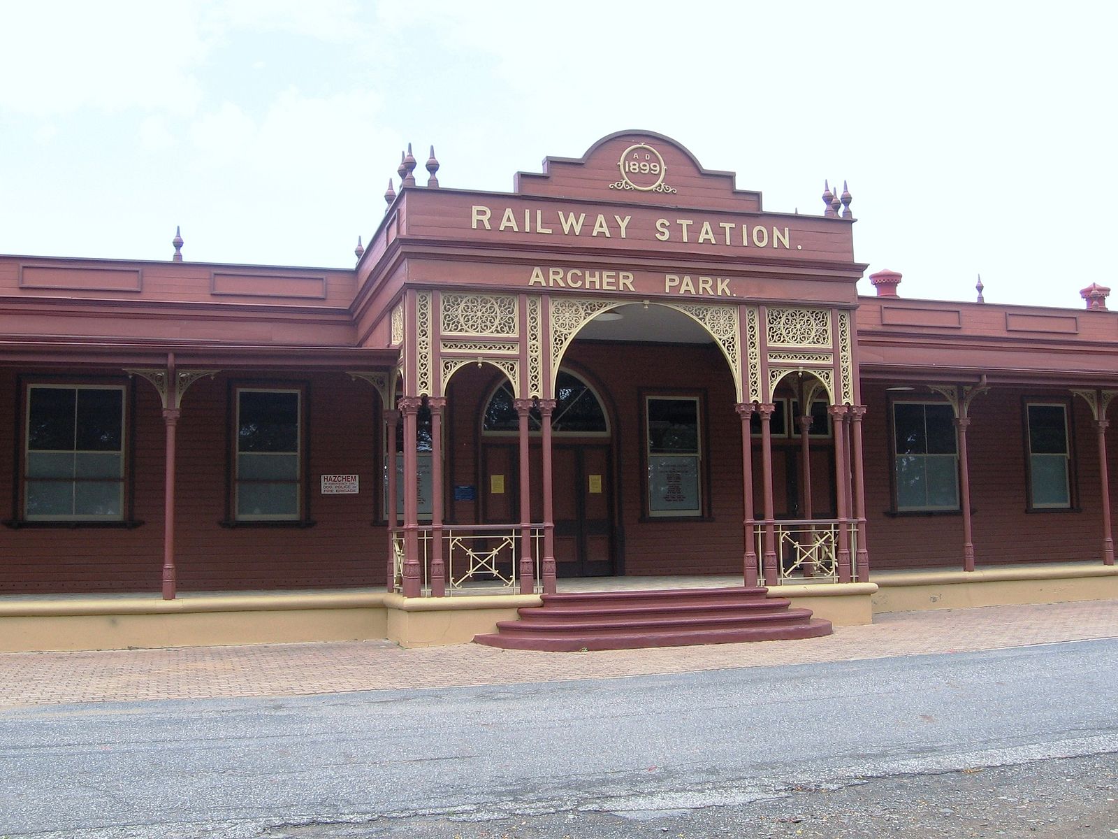 Музей арка. Museum Railway Station. Город Рокгемптон.