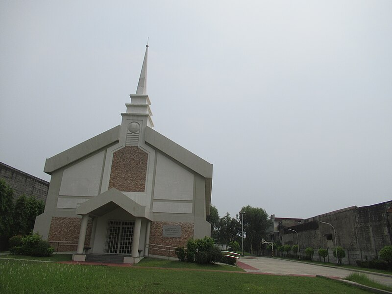 File:Arkong Bato Church 27.jpg