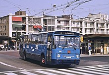 Тролейбус Leyland/Verheul біля головного вокзалу Арнема (1983 рік)
