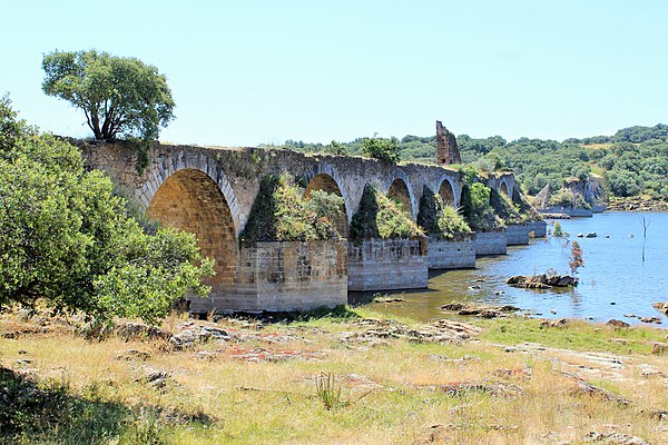 Ruins of 16th-century Ponte da Ajuda over the Guadiana, in the ancient road between Elvas and Olivenza