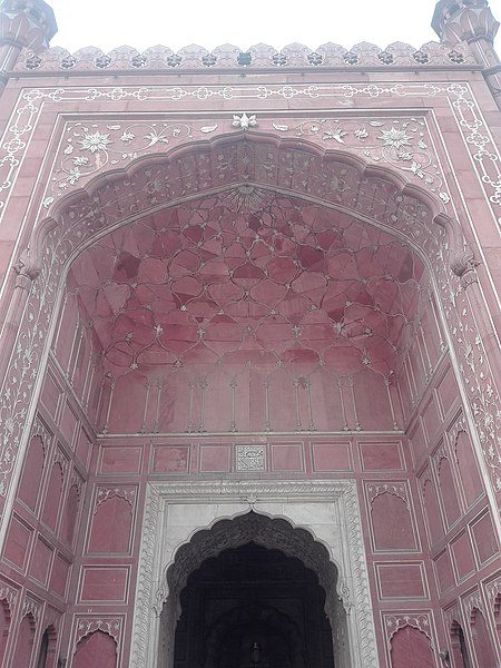 File:Badshahi masjid 5.jpg