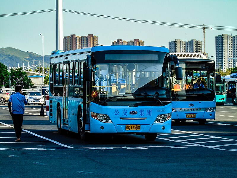 File:Bengbu Bus No.126 Old.jpg