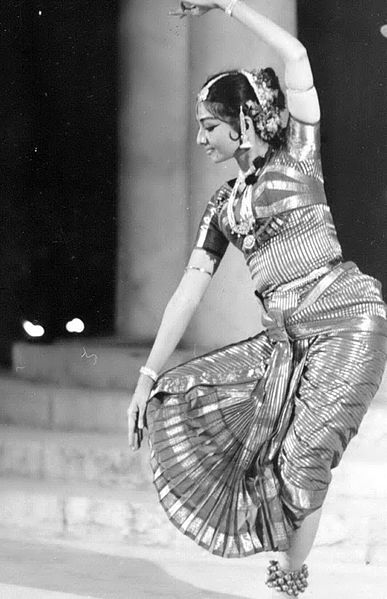 File:Bharatanatyam dance in Hafezia-Shiraz-Iran.jpg