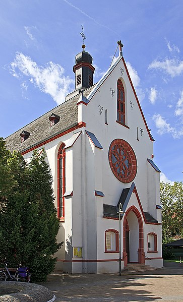 File:Bingen-Gaulsheim St. Pankratius und Bonifatius 20100825.jpg
