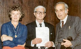 Слева направо: Рут Бишоп, Томас Флюетт, Альберт Капикян