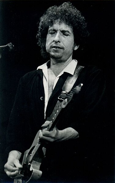 File:Bob Dylan 1984 Barcelona.jpg